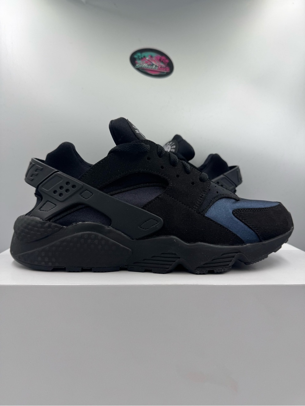 Nike Air Huarache By You Black Navy BRAND NEW Size 11 Women